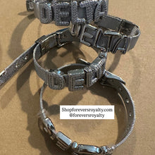 Load image into Gallery viewer, Metal Delta bracelet