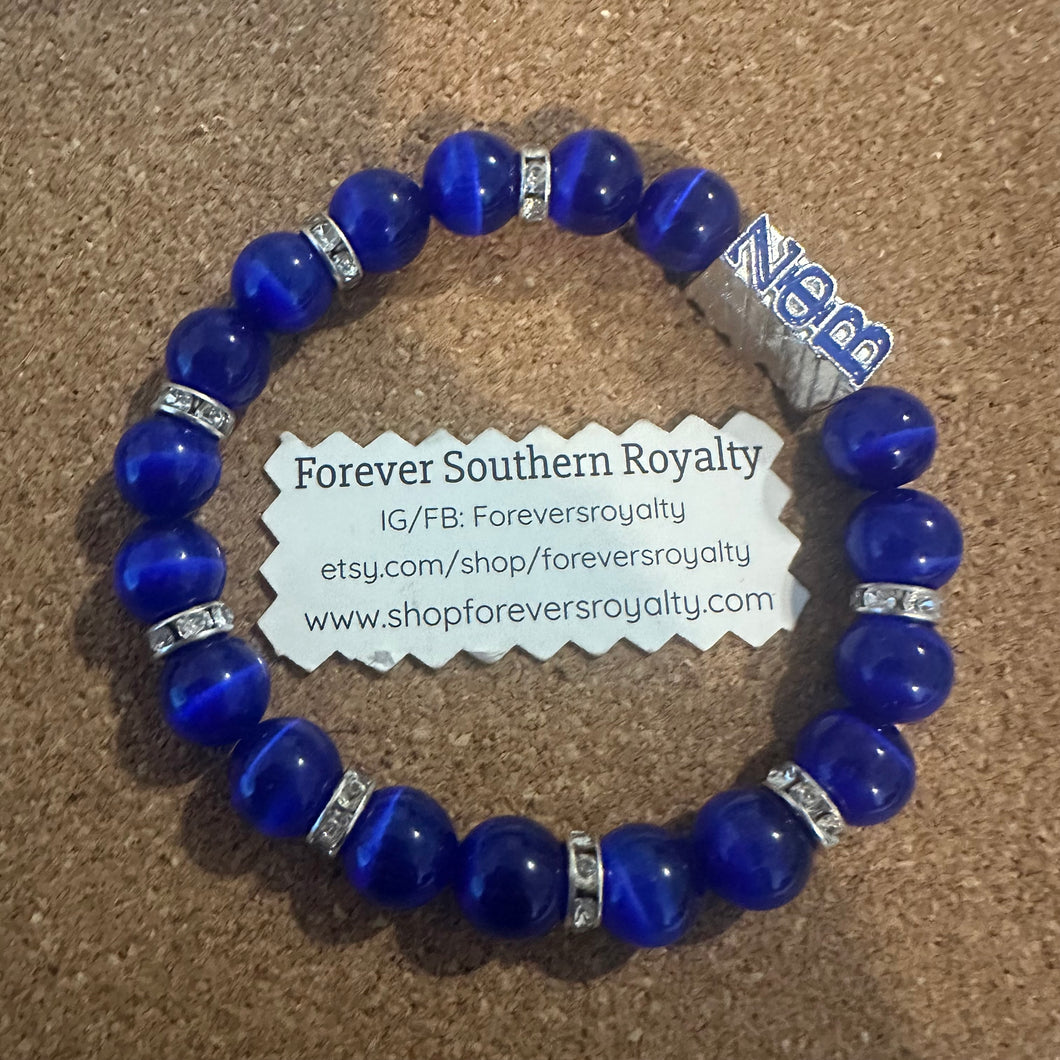 The blue Zeta bracelet.