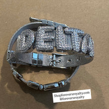 Load image into Gallery viewer, Metal Delta bracelet