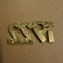 Load image into Gallery viewer, Gold pearl 1922 pin
