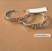 Load image into Gallery viewer, Silver Finer bangle bracelet.