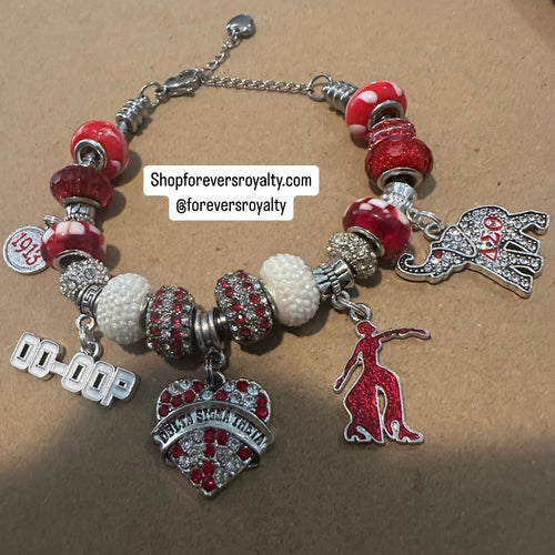 Delta Sigma Theta charm bracelet.