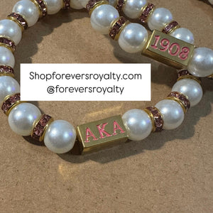 White and gold Alpha Kappa Alpha