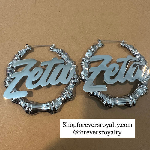 Silver ZETA earrings.