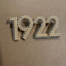 Load image into Gallery viewer, Gold pearl 1922 pin
