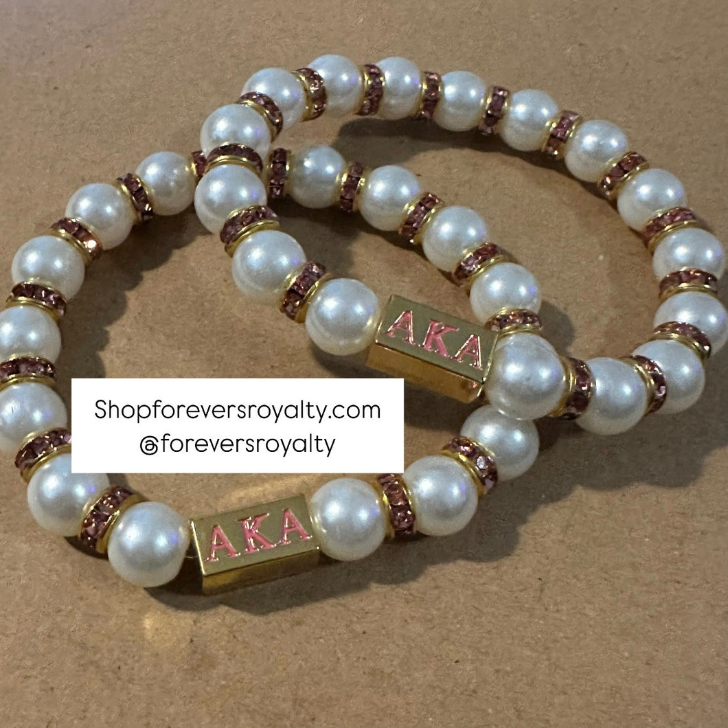 White and gold Alpha Kappa Alpha