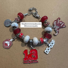Load image into Gallery viewer, Delta Sigma Theta charm bracelet.