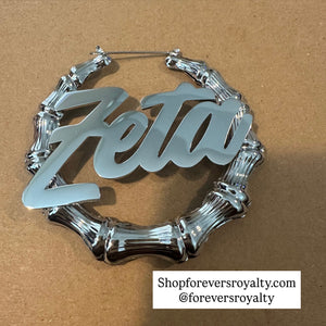 Silver ZETA earrings.