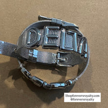 Load image into Gallery viewer, Metal Delta bracelet