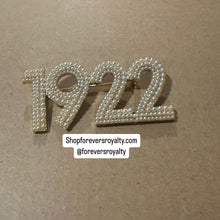 Load image into Gallery viewer, Gold pearl 1922 pin.