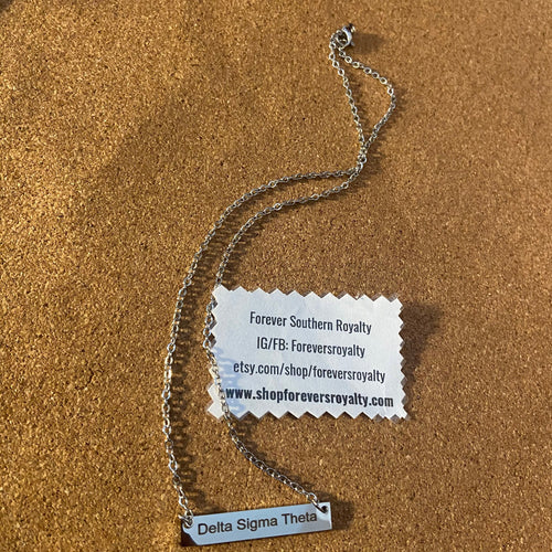 Delta necklace