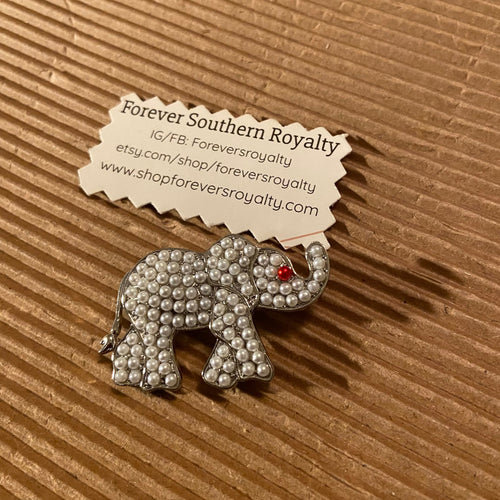 Pearl elephant pin